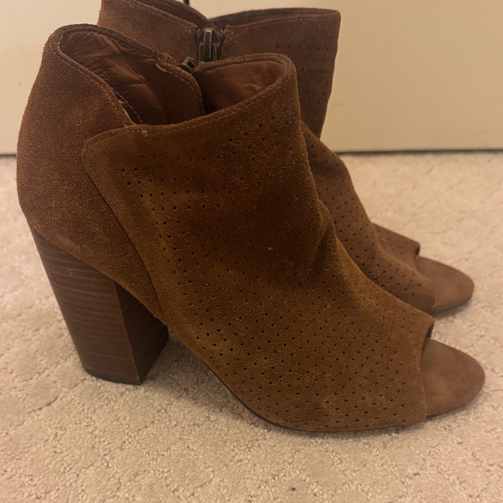 Jessica Simpson‎ Brown Suede Ankle Boots